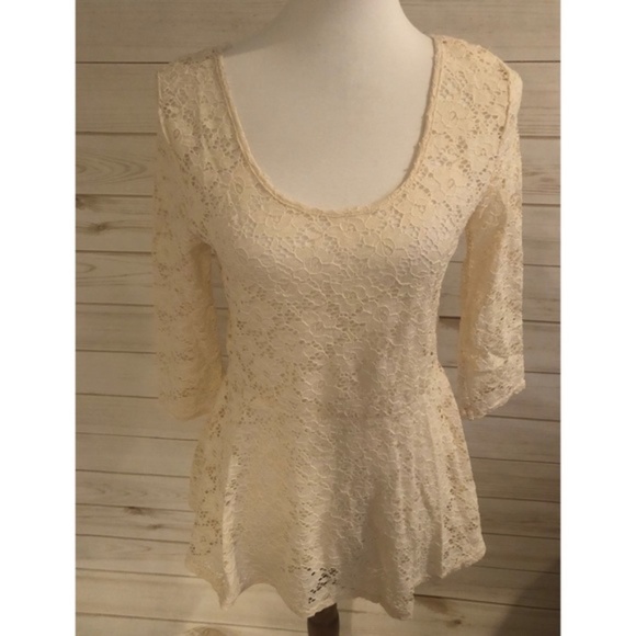 NWT Decree Ivory Lace Peplum Top - Picture 1 of 8